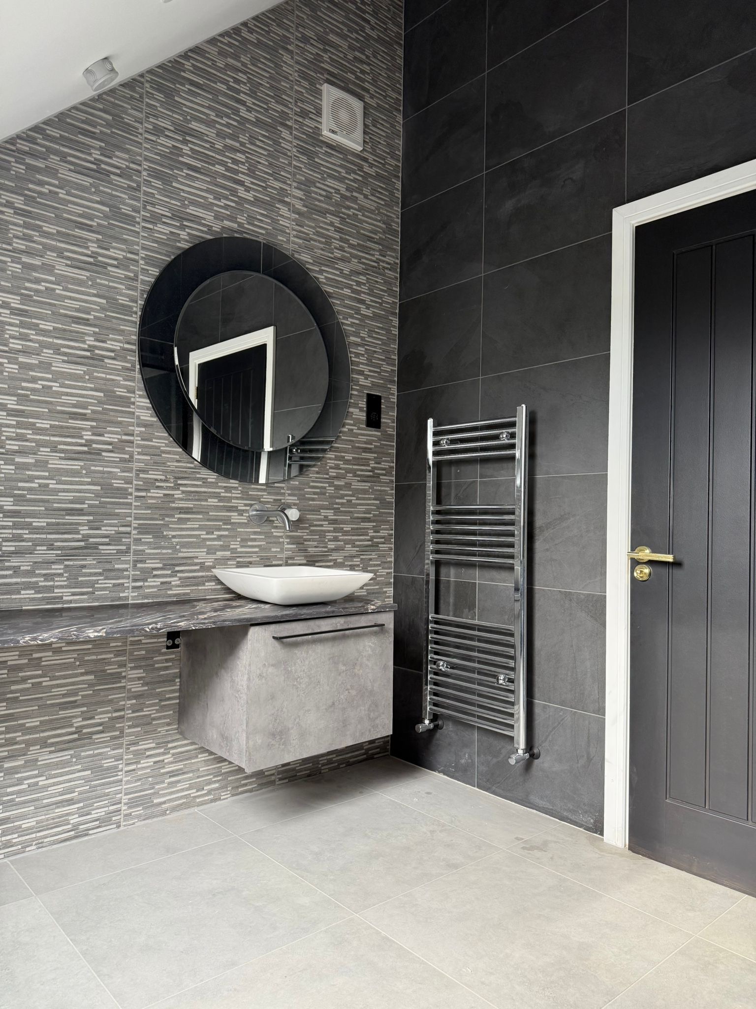 c4031a7a-34d4-4379-bfda-4e93325ea7f1